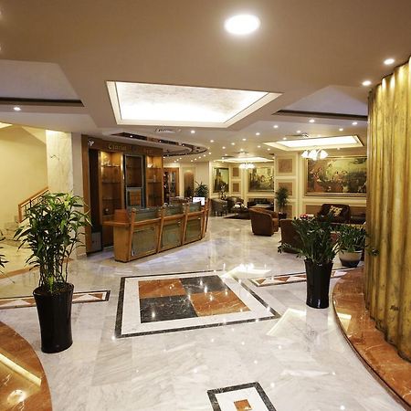 Camelot Hotel Joünié Exterior foto